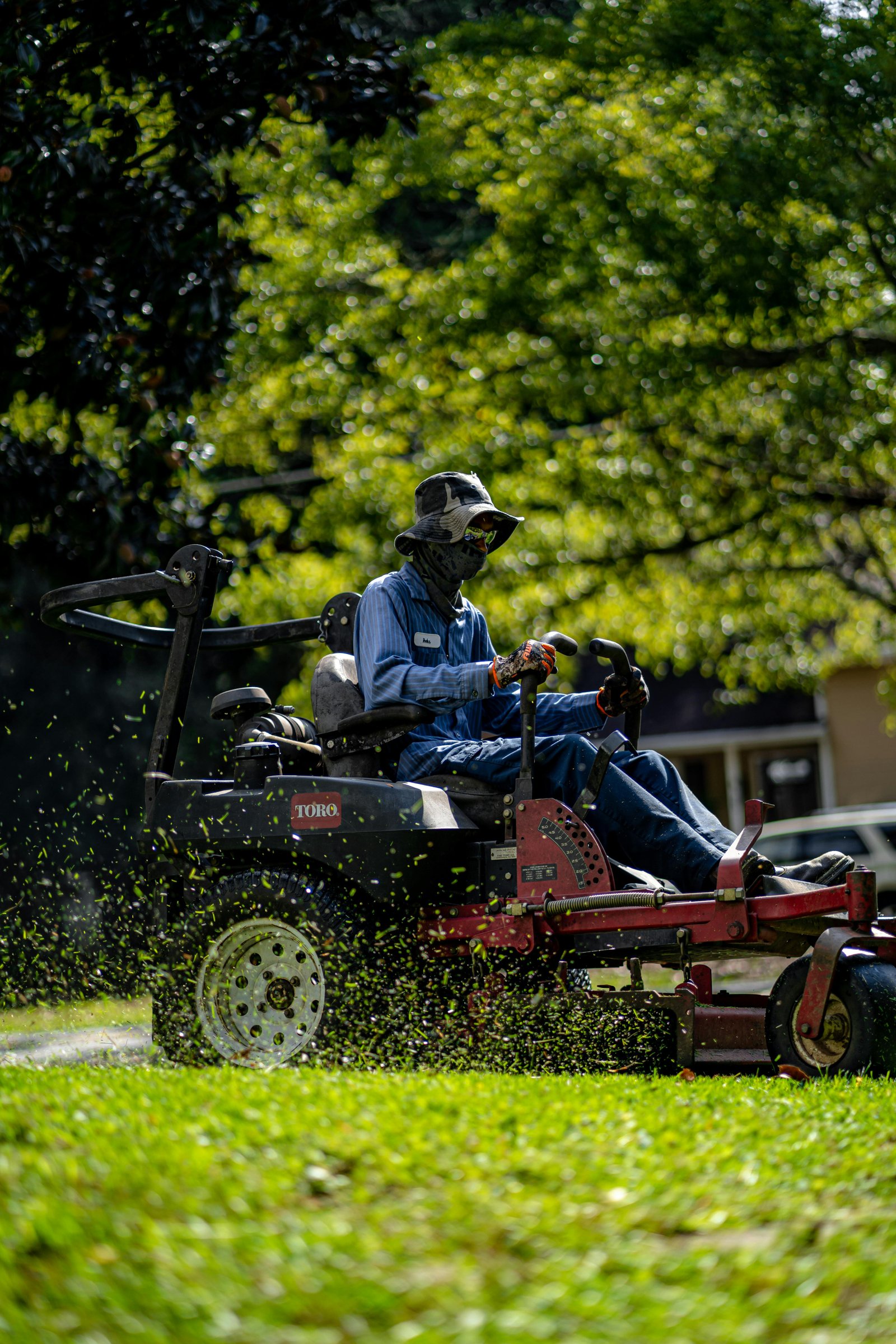 Lawncare & Landscaping